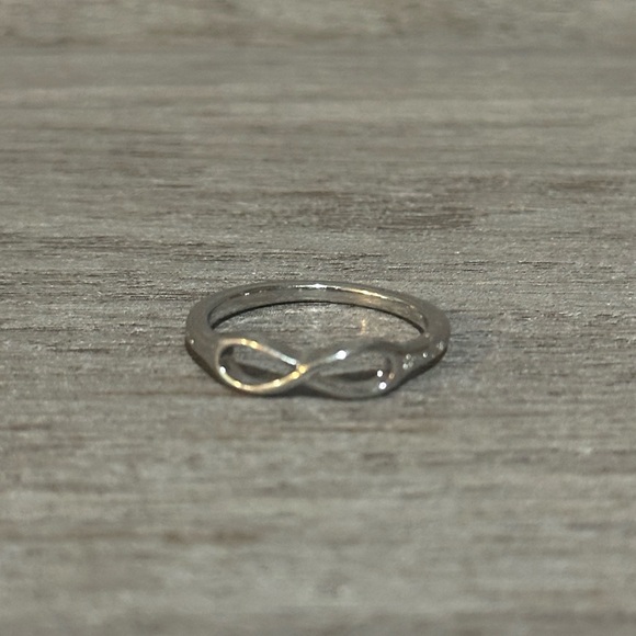 Assorted Silver Rings (Assorted Sizes) - Picture 5 of 6